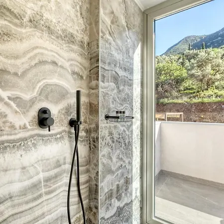 White Rock Villa Nikiana