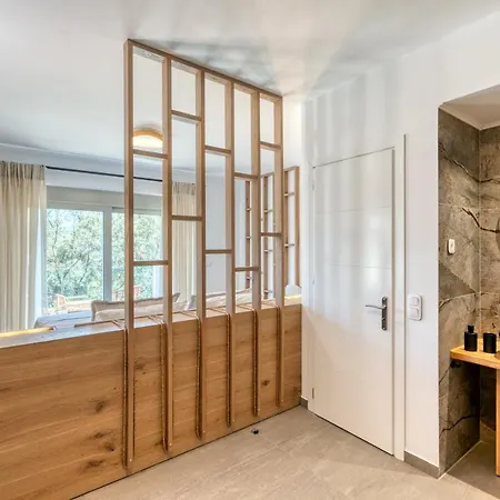 White Rock * 尼基亚娜