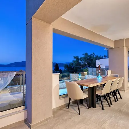 White Rock Villa
