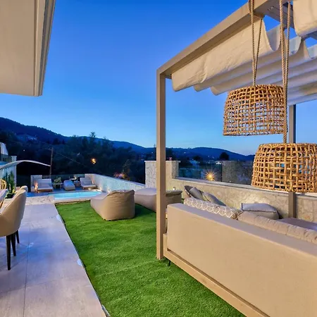 White Rock Villa *