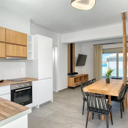 White Rock Villa Nikiana