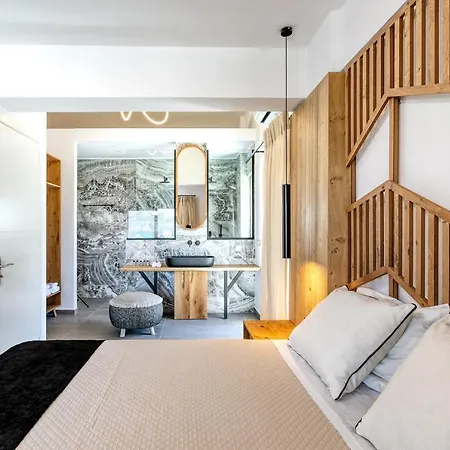 White Rock Villa Nikiana